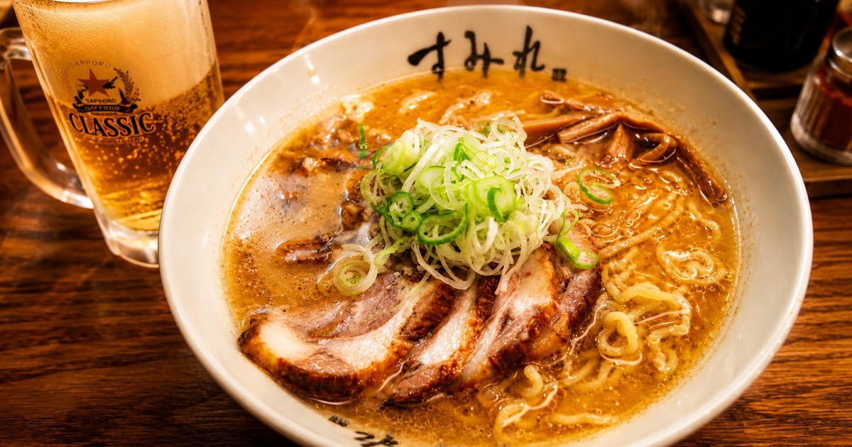 すみれの濃厚味噌ラーメンとサッポロクラシック